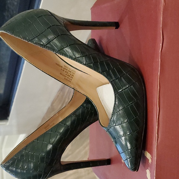 Brand New Never Worn Torgeis Daisy Pumps Dark Green Size 8 - Picture 2 of 14